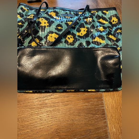 Betsey Johnson Green Animal Print Large Bag NEW With Duster - Picture 6 of 13